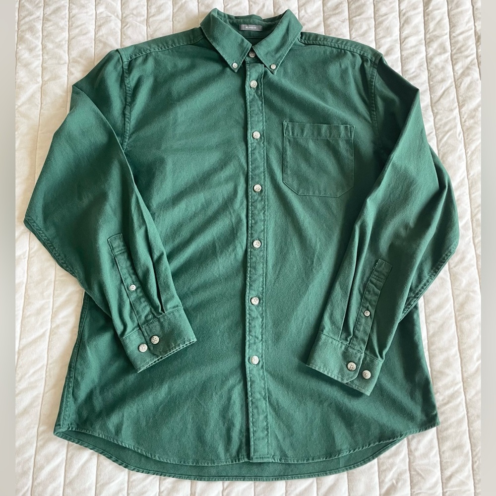 Eddie Bauer Relaxed Fit Long Sleeve Button Down Shirt